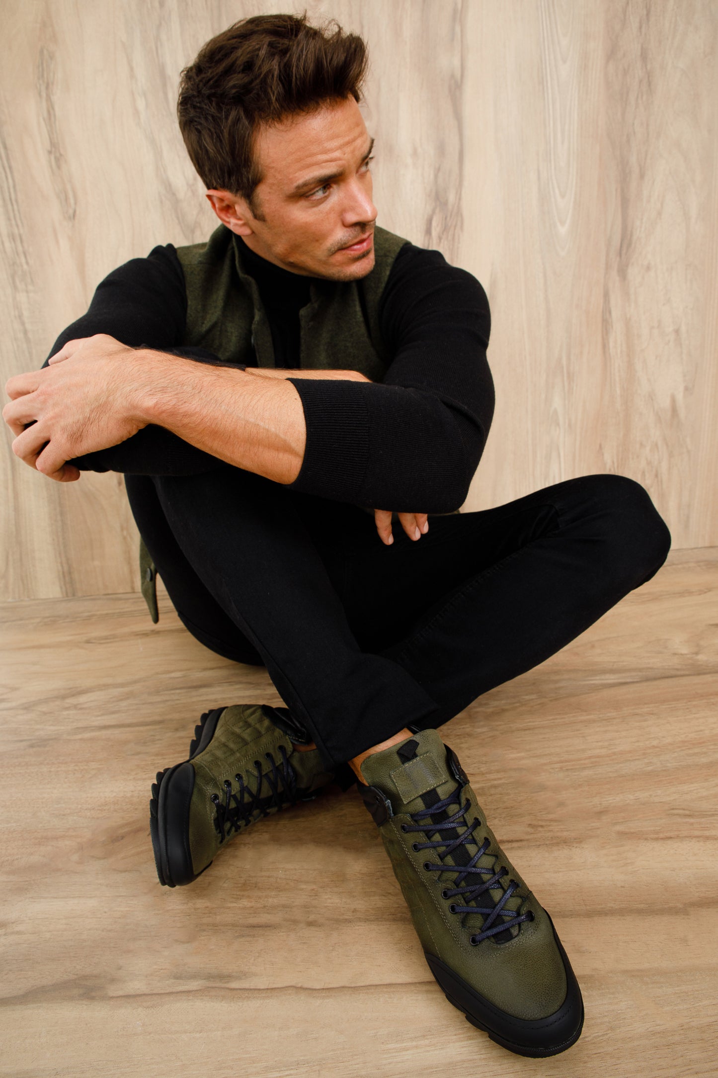 ¡Las botas de hombre de cuero de gamuza verde de Riga con cordones casuales, venta final!