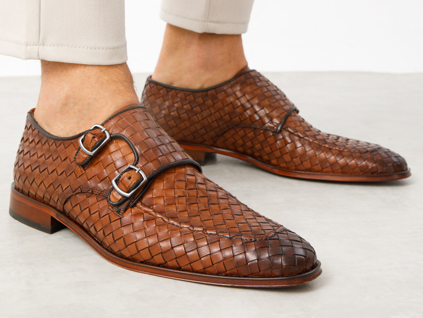 Zapatos de vestir para hombre con doble hebilla tejida en marrón Turan
