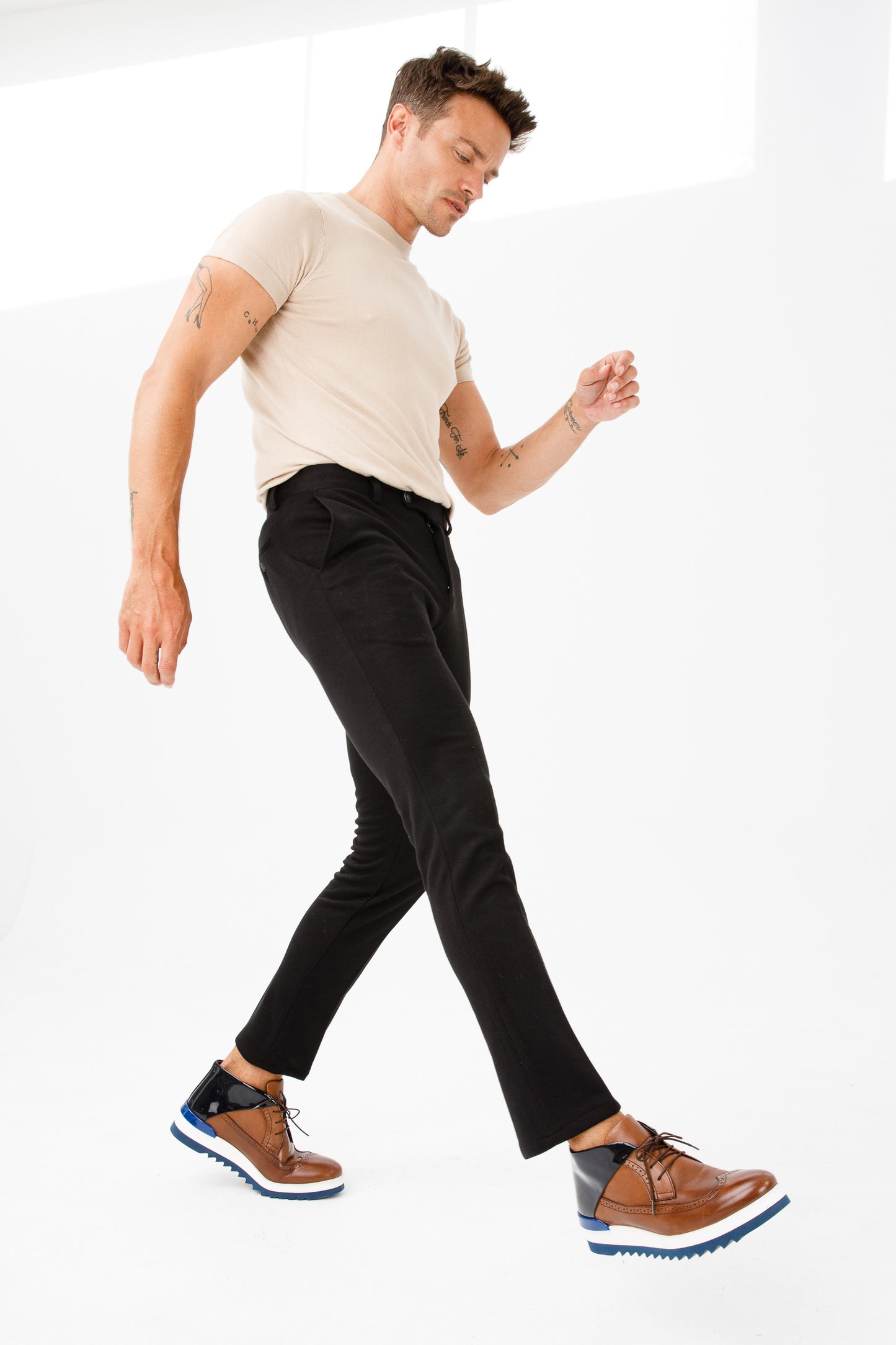 Botín deportivo Chukka Wingtip para hombre de Kagan Tan